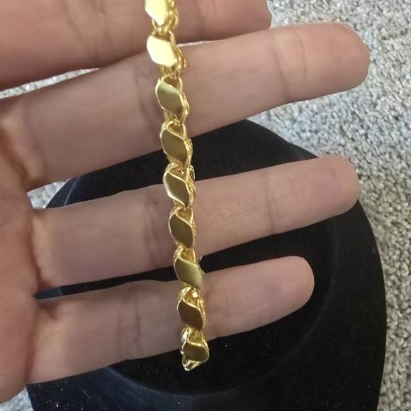 21kgp Dubai-  Jewelry Elegant Gold Bracelet - Picture 4 of 8